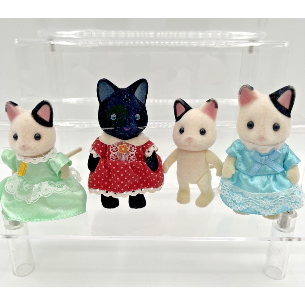Tuxedo Cat Family Calico Critters Sylvanian Families‎ Four Dolls w/clothes